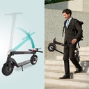 Złożoną hulajnogę elektryczną E-Scooter AsVIVA ES01 można wygodnie przenosić i przechowywać
